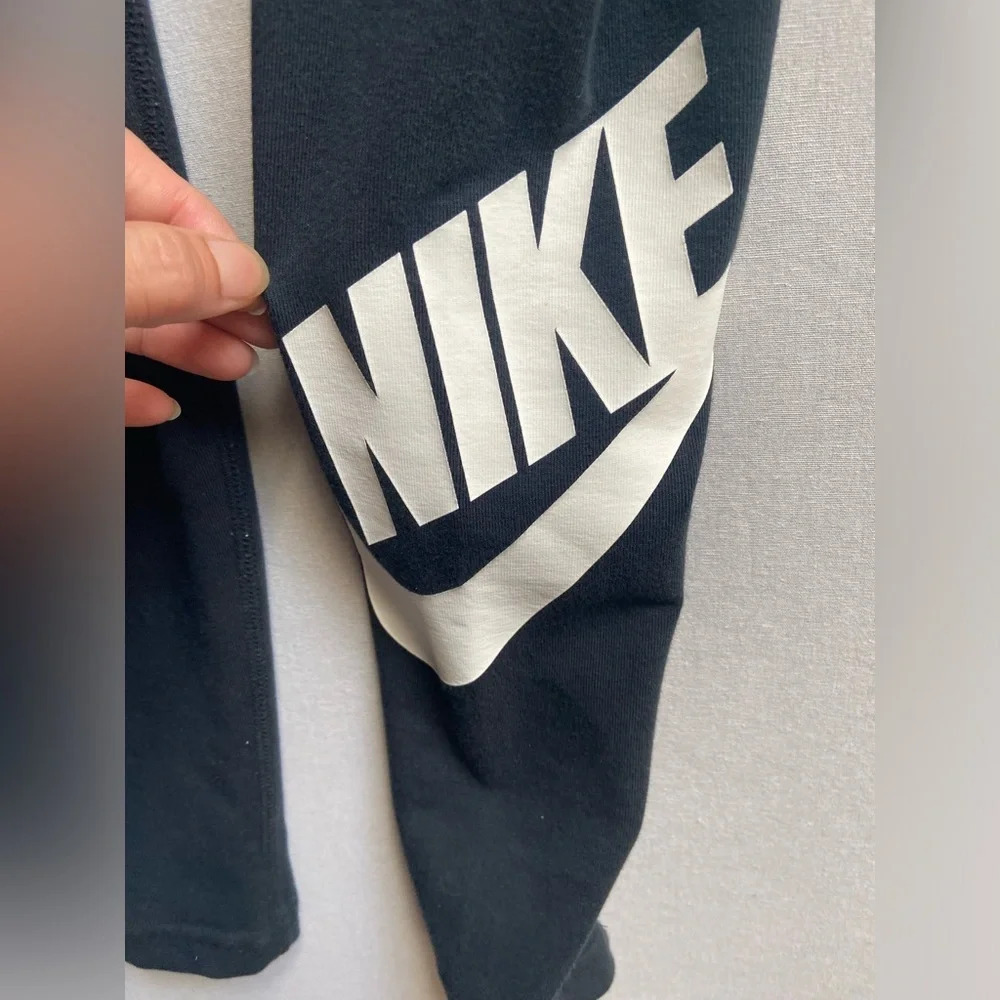 Nike Sportswear Essential Leggings high waisted tights sz XS - Picture 5 of 8